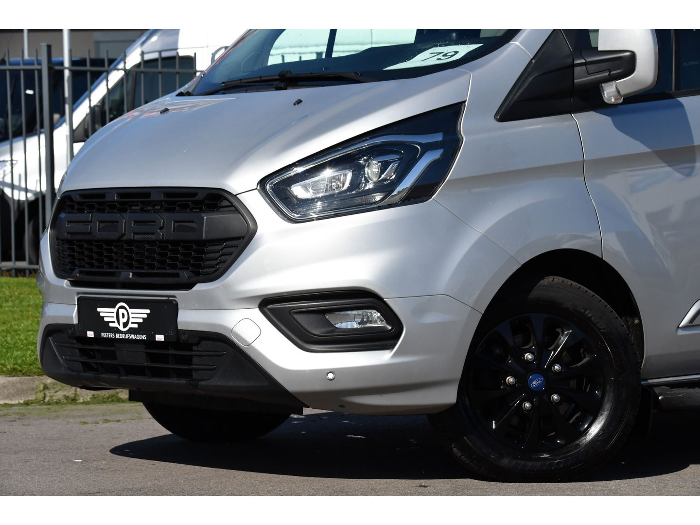 Ford Transit Custom 320 2.0 TDCI L2H1 Platinum Edition DC MARGE! Camera, Cruise, Carplay, 130pk, Automaat, Leder, LED, Multimedia, Stoelverwarming, Uniek!