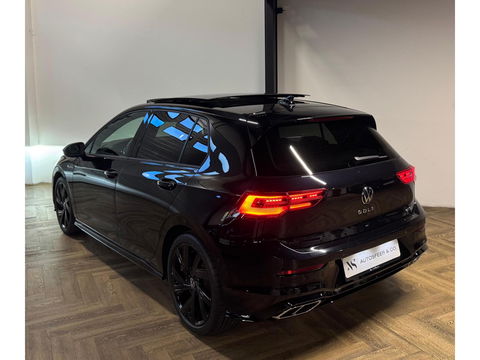 Volkswagen Golf 1.5 eTSI R-Line PANO KEYLESS