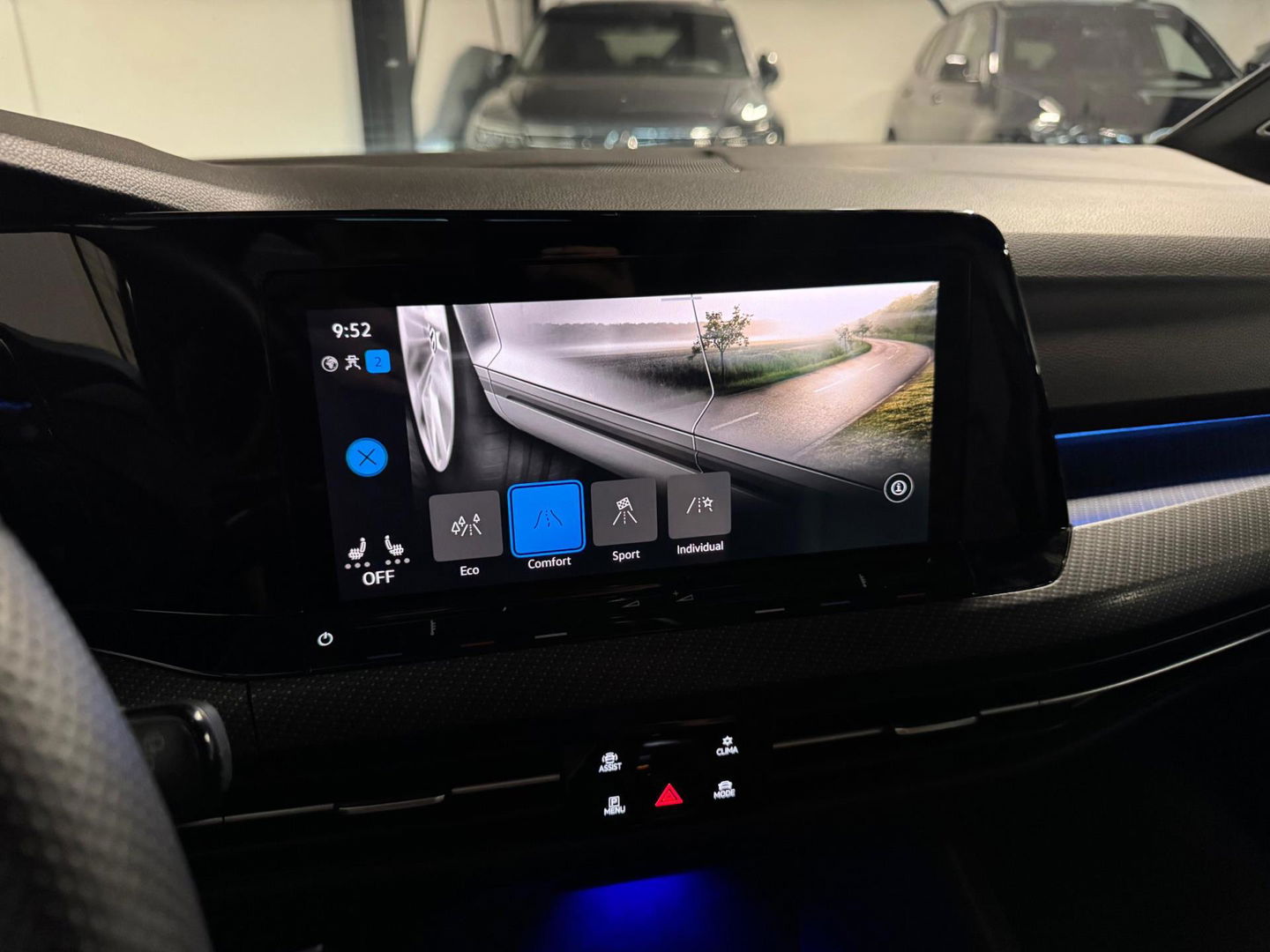 Volkswagen Golf 1.5 eTSI R-Line PANO KEYLESS
