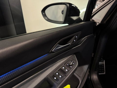 Volkswagen Golf 1.5 eTSI R-Line PANO KEYLESS