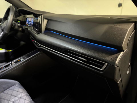 Volkswagen Golf 1.5 eTSI R-Line PANO KEYLESS