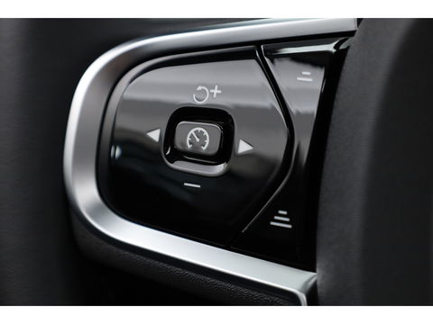 Volvo V60 T6 Recharge Ultra Dark | Pano | HUD | B&W | Stoelventi. | Massage | Memory seats | Elek. Trekhaak | 360cam