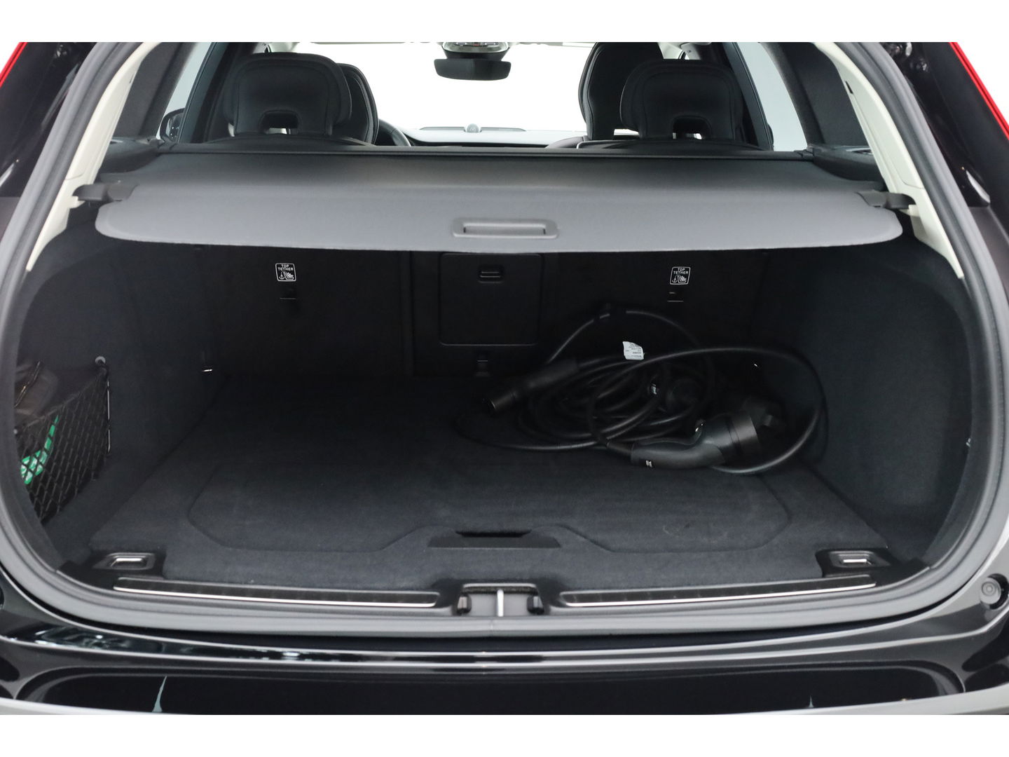 Volvo V60 T6 Recharge Ultra Dark | Pano | HUD | B&W | Stoelventi. | Massage | Memory seats | Elek. Trekhaak | 360cam