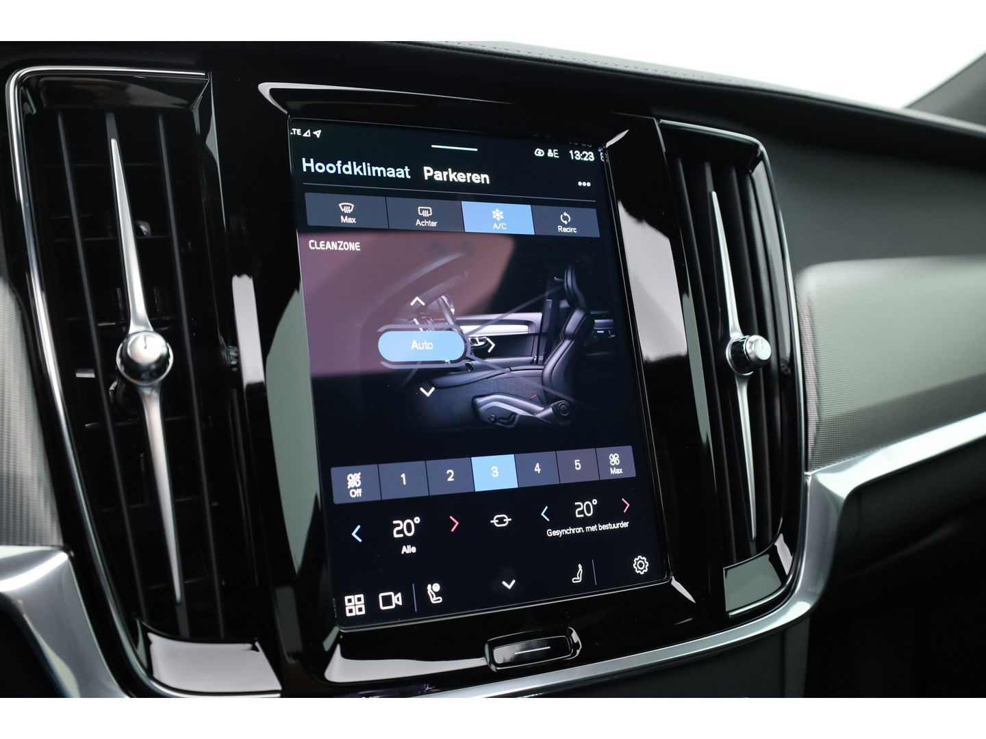 Volvo S90 T8 Recharge Plus Dark | Luchtvering | Schuifdak | Harman Kardon | 360cam | Memory seats | Pilot Assist