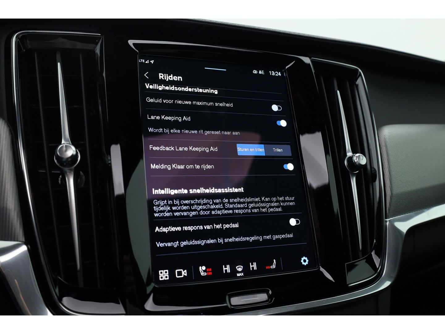 Volvo S90 T8 Recharge Plus Dark | Luchtvering | Schuifdak | Harman Kardon | 360cam | Memory seats | Pilot Assist