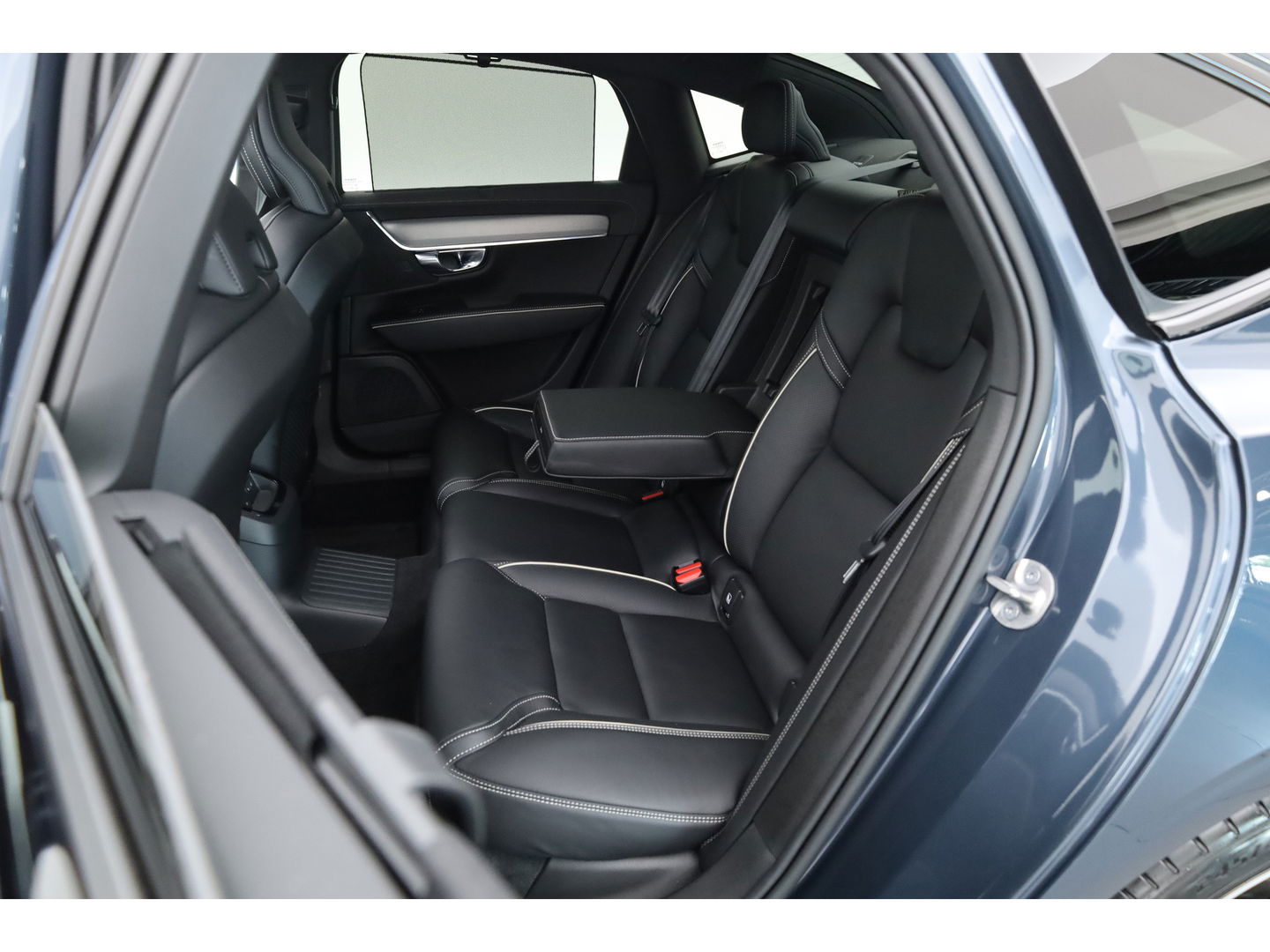 Volvo S90 T8 Recharge Plus Dark | Luchtvering | Schuifdak | Harman Kardon | 360cam | Memory seats | Pilot Assist