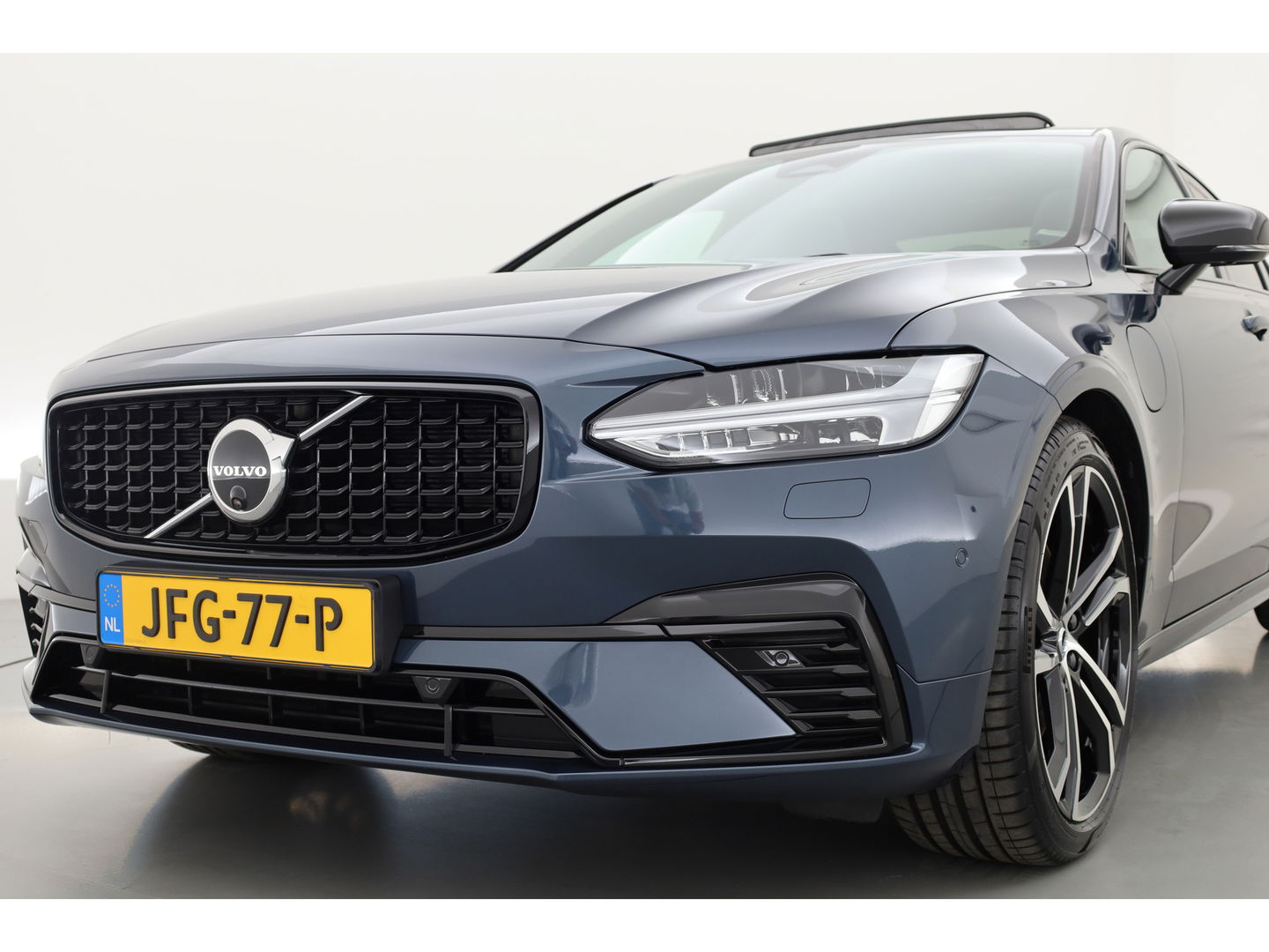 Volvo S90 T8 Recharge Plus Dark | Luchtvering | Schuifdak | Harman Kardon | 360cam | Memory seats | Pilot Assist