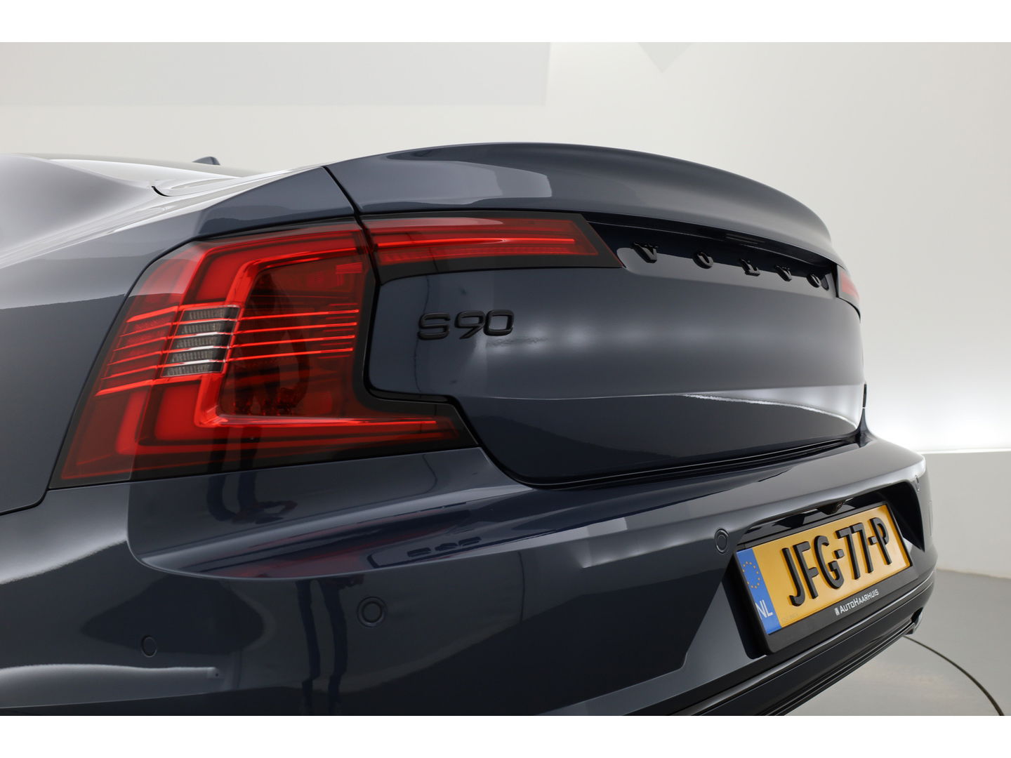 Volvo S90 T8 Recharge Plus Dark | Luchtvering | Schuifdak | Harman Kardon | 360cam | Memory seats | Pilot Assist