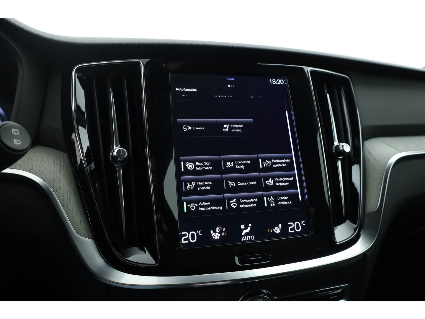 Volvo V60 2.0 T6 Recharge AWD Inscription | Long range | Harman Kardon | Elek. Trekhaak | Memory seats | Camera | Pilot Assist