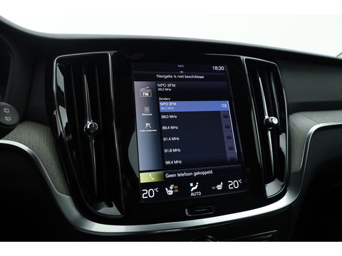 Volvo V60 2.0 T6 Recharge AWD Inscription | Long range | Harman Kardon | Elek. Trekhaak | Memory seats | Camera | Pilot Assist