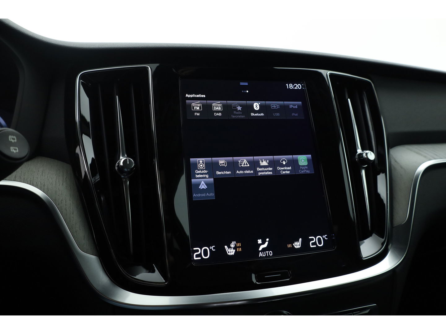 Volvo V60 2.0 T6 Recharge AWD Inscription | Long range | Harman Kardon | Elek. Trekhaak | Memory seats | Camera | Pilot Assist