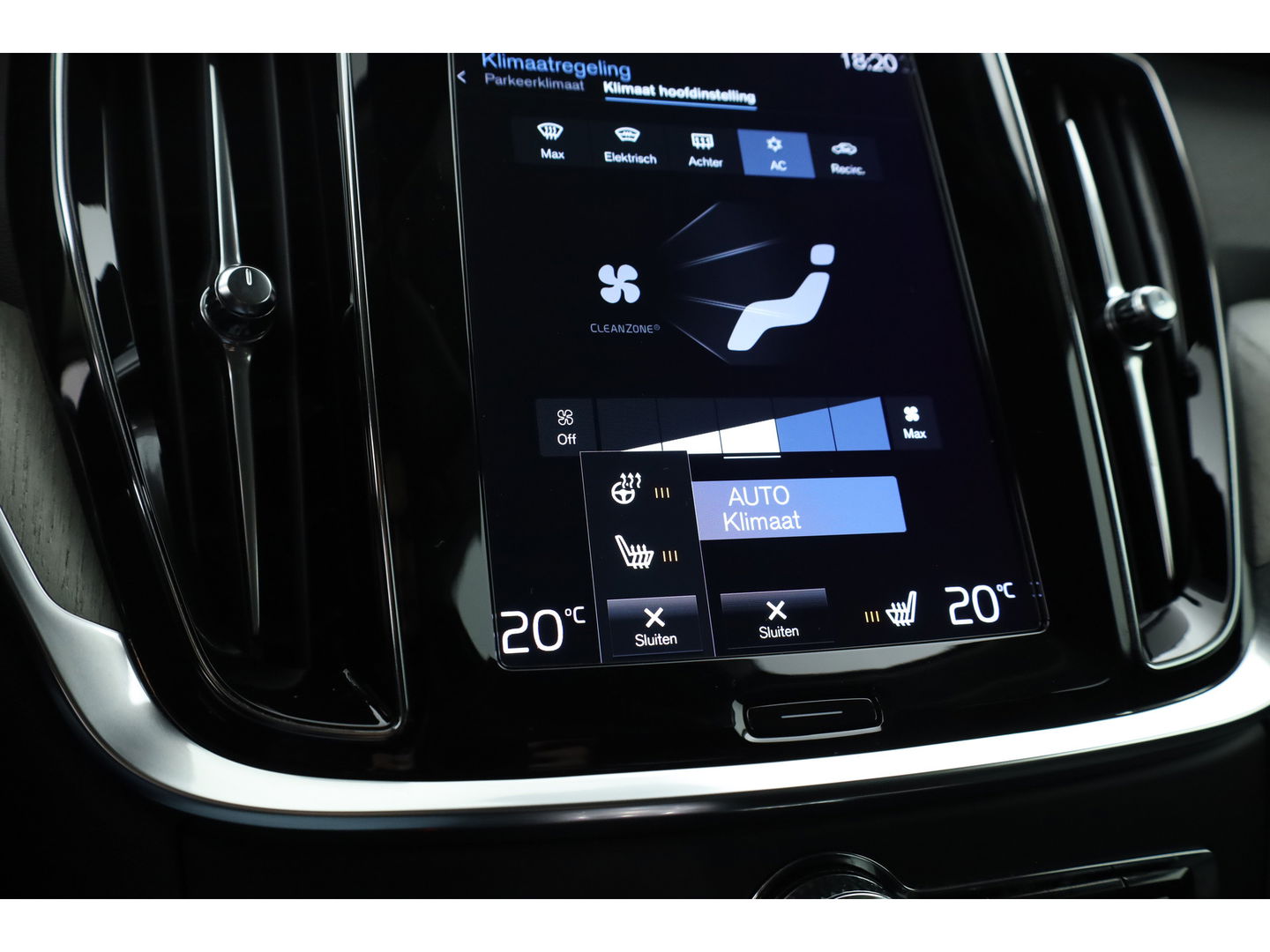 Volvo V60 2.0 T6 Recharge AWD Inscription | Long range | Harman Kardon | Elek. Trekhaak | Memory seats | Camera | Pilot Assist
