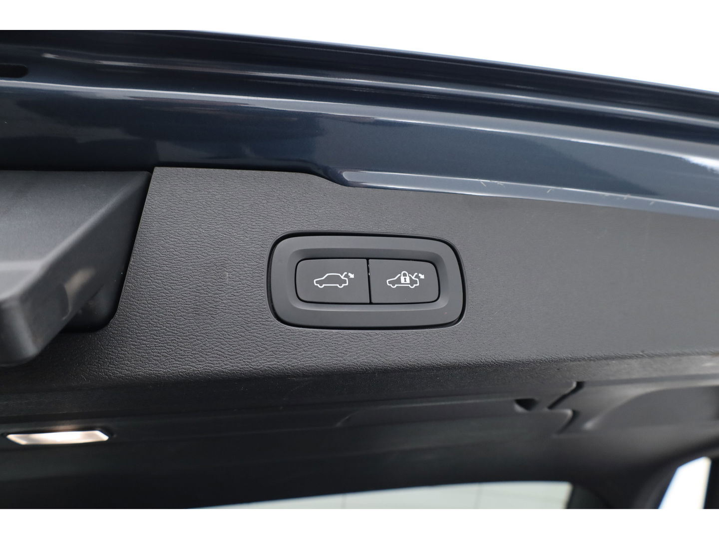 Volvo V60 2.0 T6 Recharge AWD Inscription | Long range | Harman Kardon | Elek. Trekhaak | Memory seats | Camera | Pilot Assist