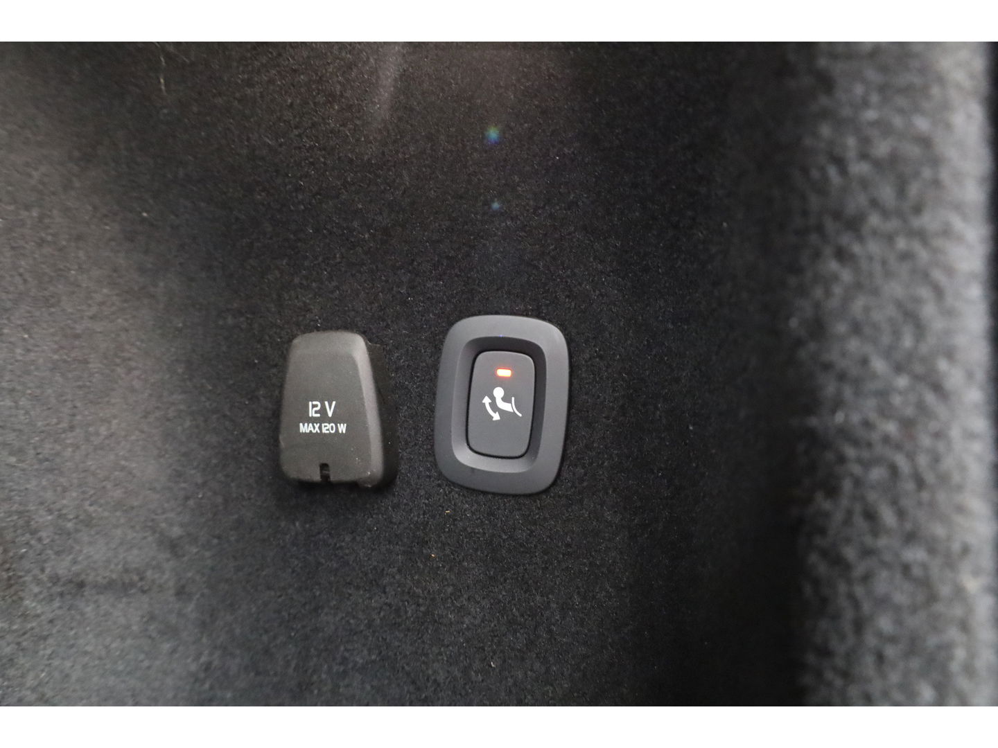 Volvo V60 2.0 T6 Recharge AWD Inscription | Long range | Harman Kardon | Elek. Trekhaak | Memory seats | Camera | Pilot Assist