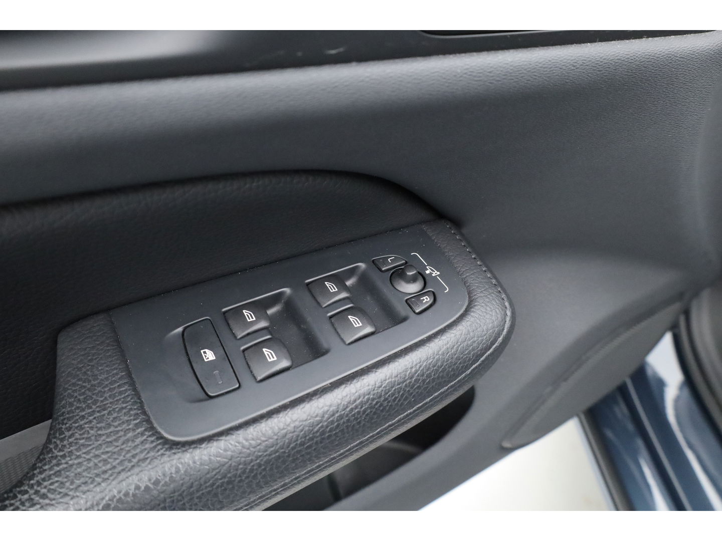 Volvo V60 2.0 T6 Recharge AWD Inscription | Long range | Harman Kardon | Elek. Trekhaak | Memory seats | Camera | Pilot Assist