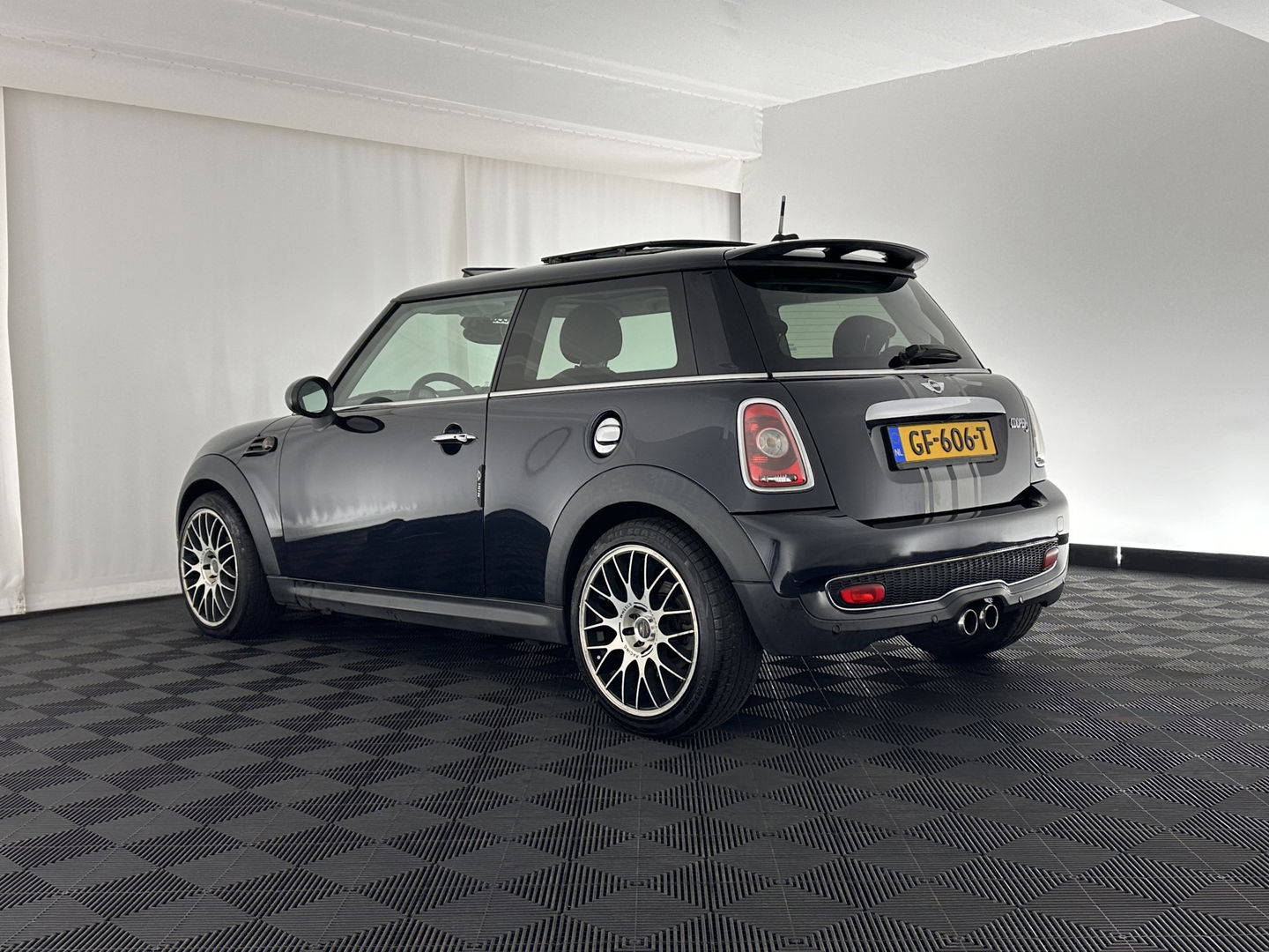 MINI Mini 1.6 Cooper S Chili-Pack ! STORING OLIEDRUK-OILPRESSURE FAULT ! Aut. *PANO | FULL-LEATHER | BI-XENON | SPORT-SEATS | NAVI-FULLMAP | ECC | HEATED-SEATS | SHIFT-PADDLES | PDC | CRUISE | 17''ALU*