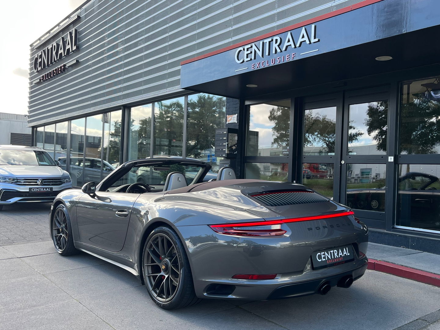 Porsche 911 Cabrio 3.0 Carrera GTS|NL-Auto|Sportchrono|Carbon|Bose|Sportuitlaat|PDLS+|Memory|Leder|450PK
