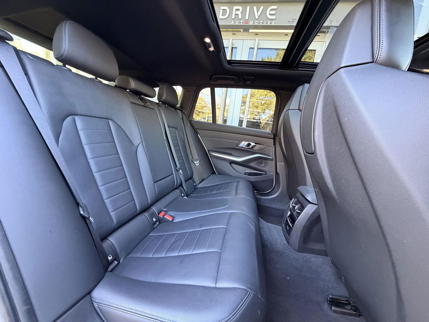 BMW 3 Serie Touring 320e xDrive High Ex M-Sport|SOH92%|Pano|Laser|M-seats|Memory|CoPilot|HiFi|HUD|Trekhaak