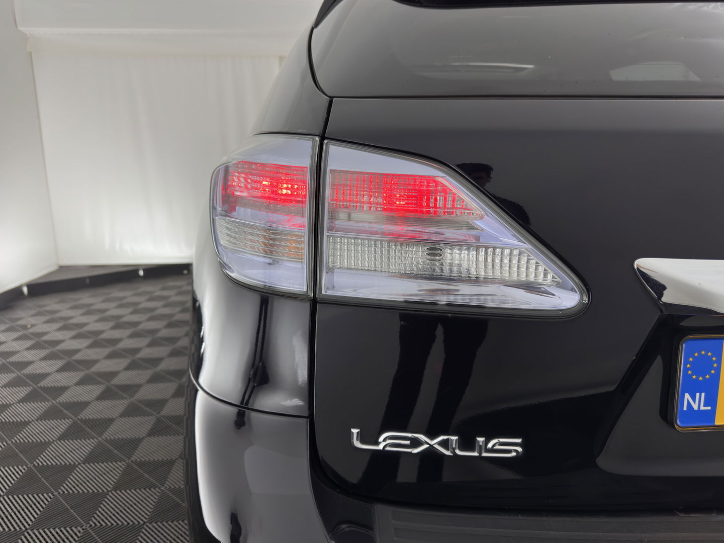 Lexus RX 450h 4WD President Aut. *PANO | HEAD-UP | LUXURY-LEATHER | LED-LIGHTS | MEMORY-PACK | NAVI-FULLMAP | CAMERA | HEATED-COMFORTSEATS | ECC | AIRSUPENSION | PDC | CRUISE | 19''ALU*