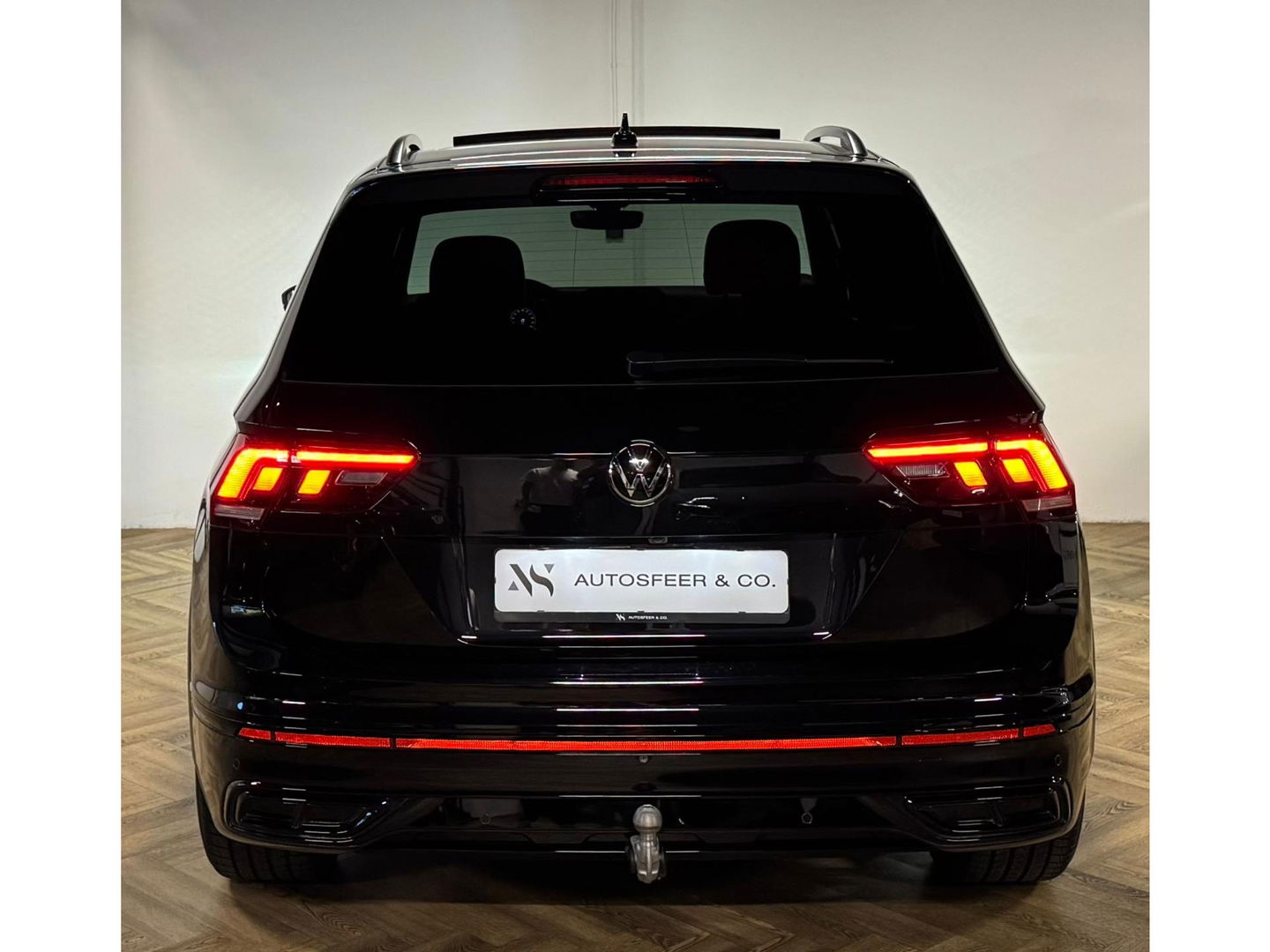 Volkswagen Tiguan 1.5 TSI R-Line PANO KEYLESS CAM