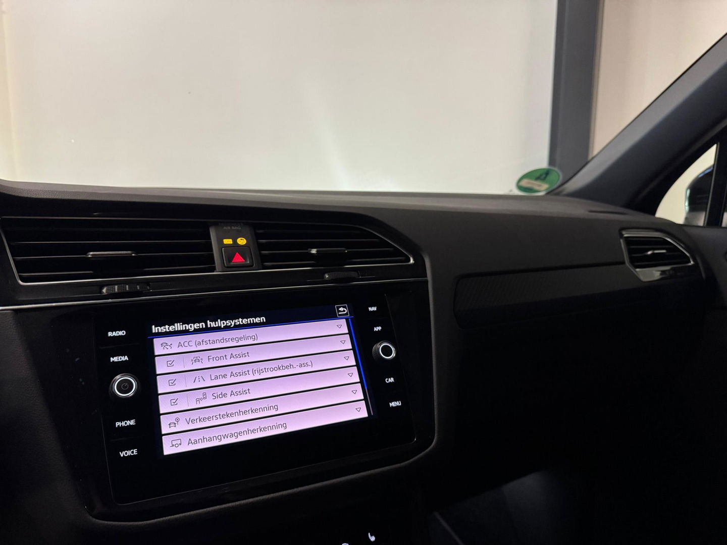 Volkswagen Tiguan 1.5 TSI R-Line PANO KEYLESS CAM
