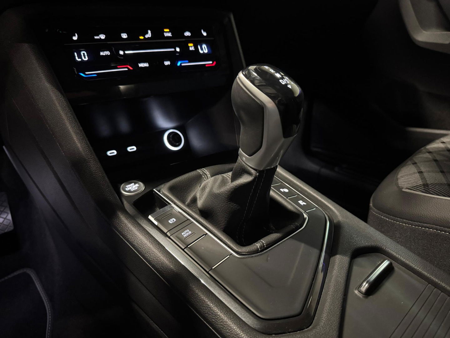 Volkswagen Tiguan 1.5 TSI R-Line PANO KEYLESS CAM
