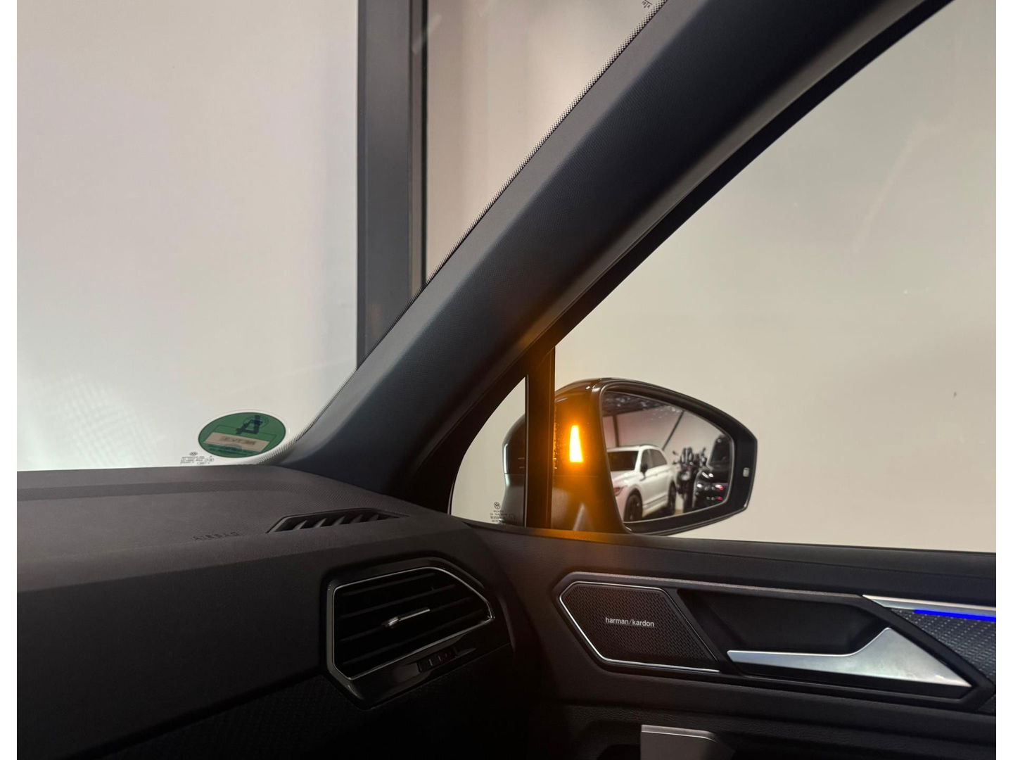 Volkswagen Tiguan 1.5 TSI R-Line PANO KEYLESS CAM