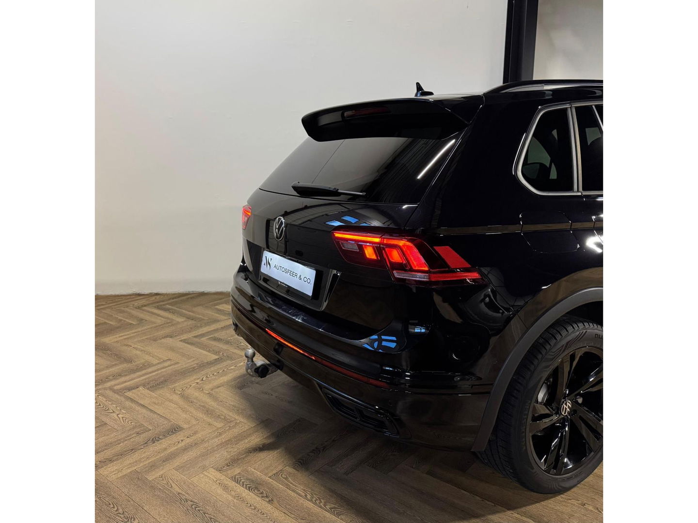 Volkswagen Tiguan 1.5 TSI R-Line PANO KEYLESS CAM