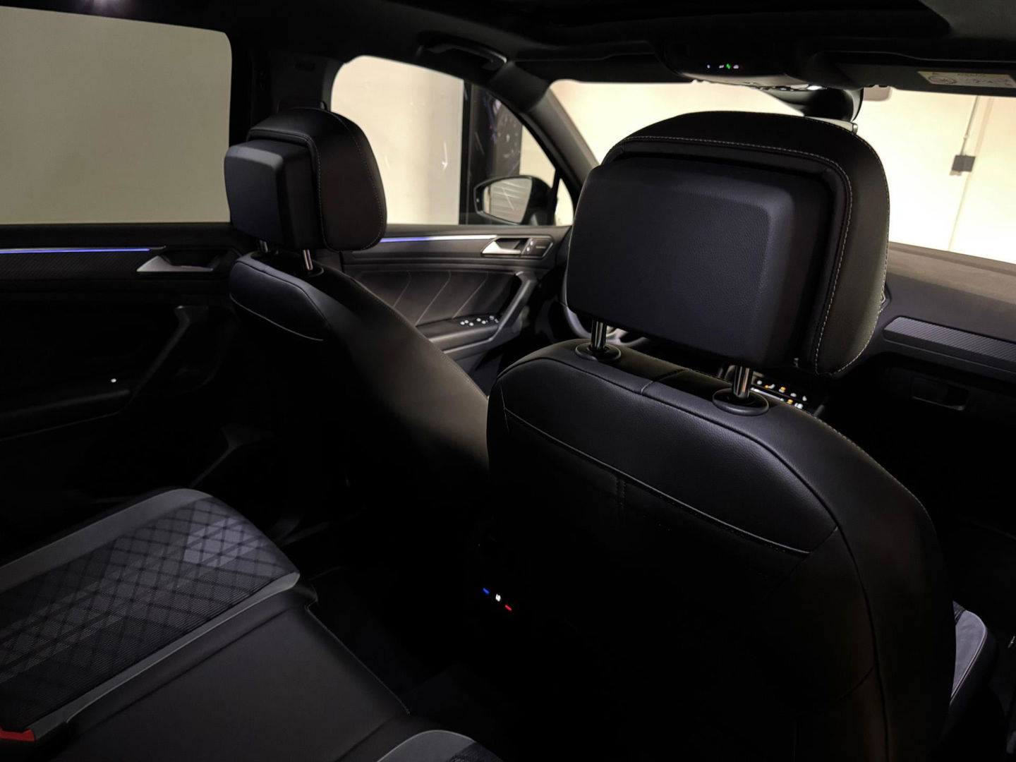 Volkswagen Tiguan 1.5 TSI R-Line PANO KEYLESS CAM