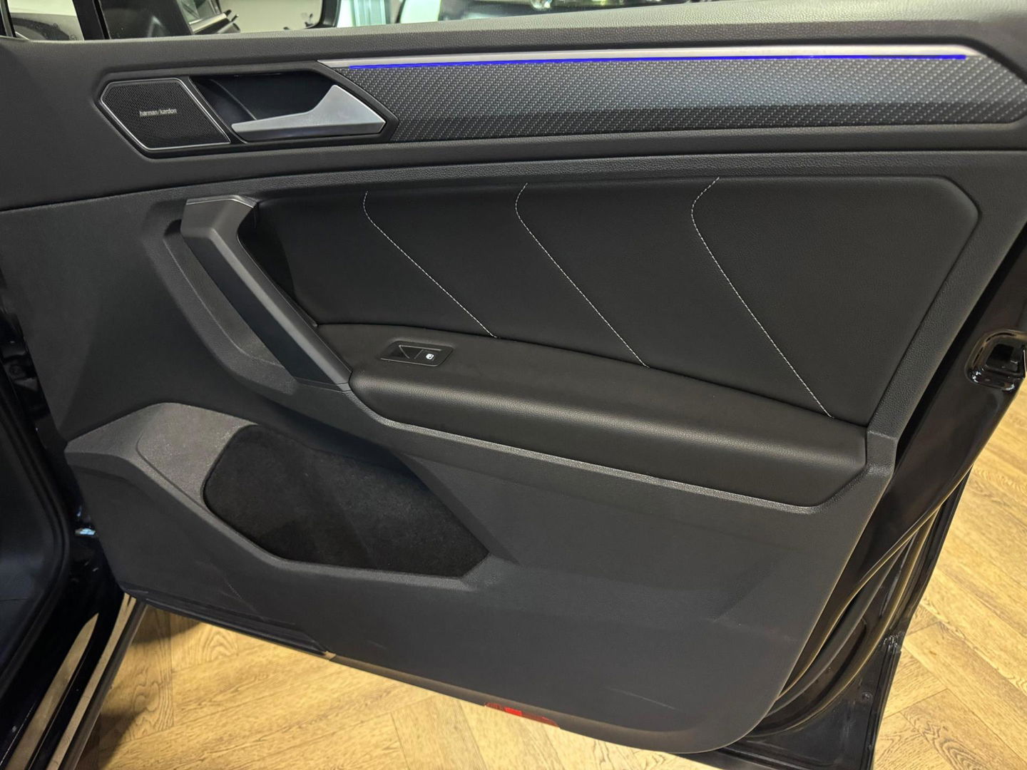 Volkswagen Tiguan 1.5 TSI R-Line PANO KEYLESS CAM