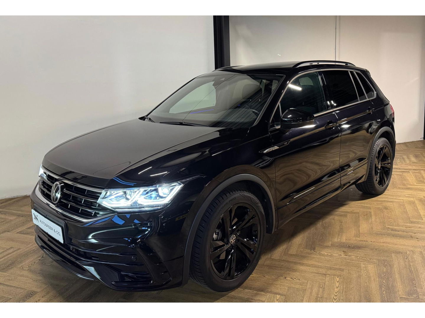 Volkswagen Tiguan 1.5 TSI R-Line PANO KEYLESS CAM