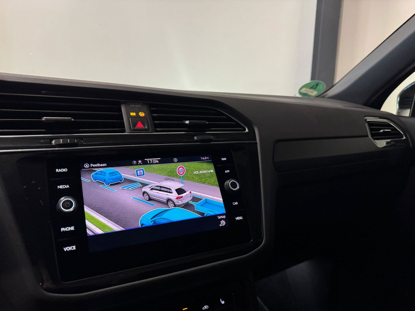 Volkswagen Tiguan 1.5 TSI R-Line PANO KEYLESS CAM