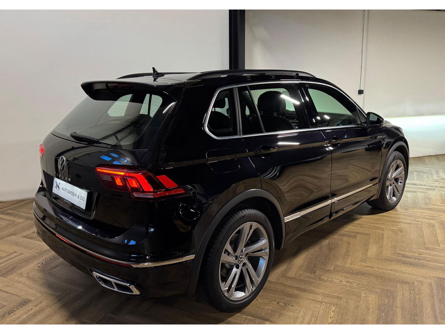 Volkswagen Tiguan 1.5 TSI R-Line PANO KEYLESS VOL'