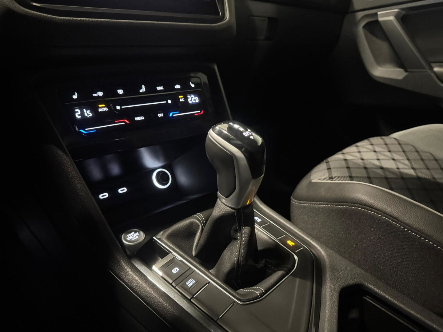 Volkswagen Tiguan 1.5 TSI R-Line PANO KEYLESS VOL'