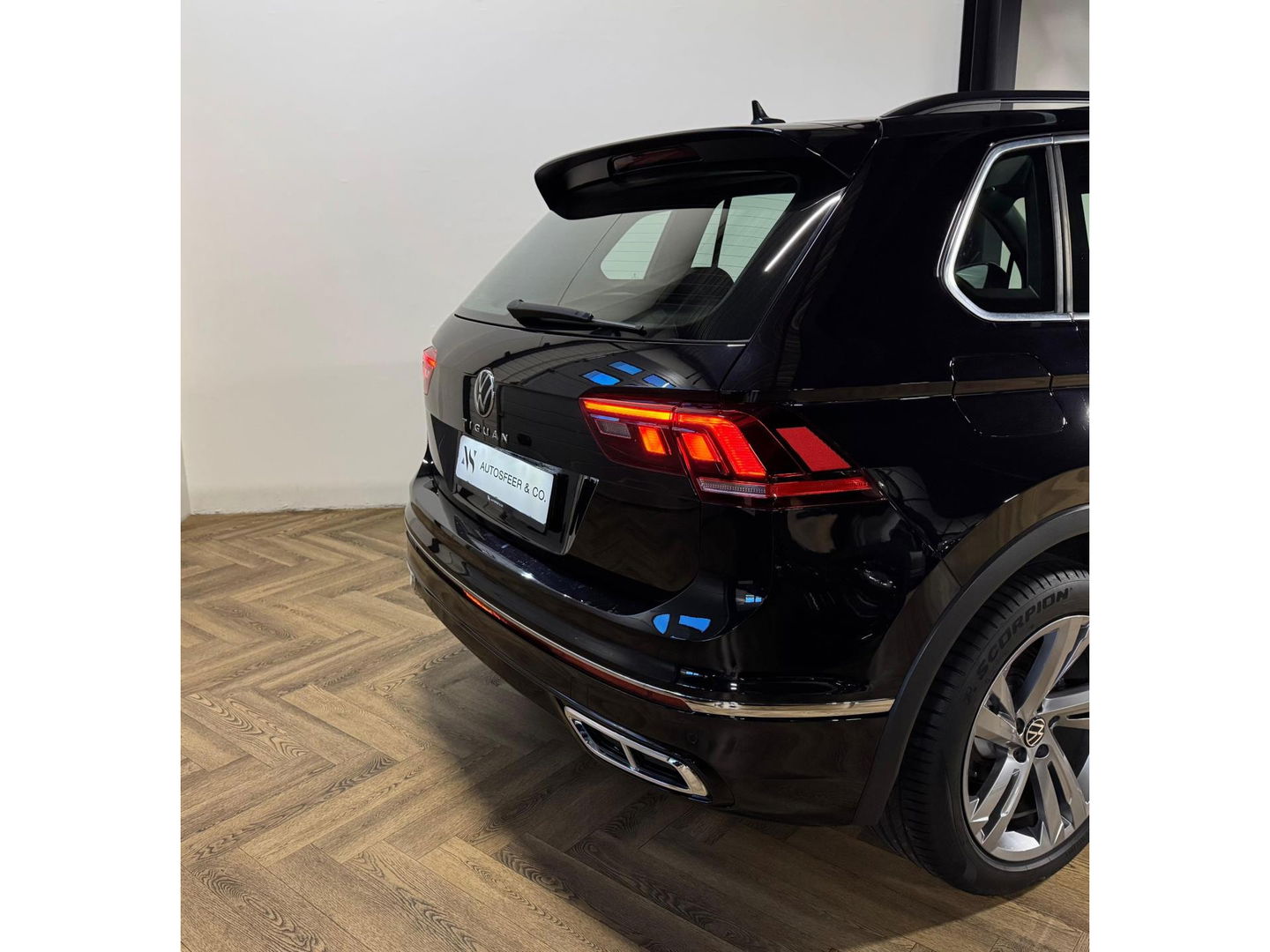 Volkswagen Tiguan 1.5 TSI R-Line PANO KEYLESS VOL'