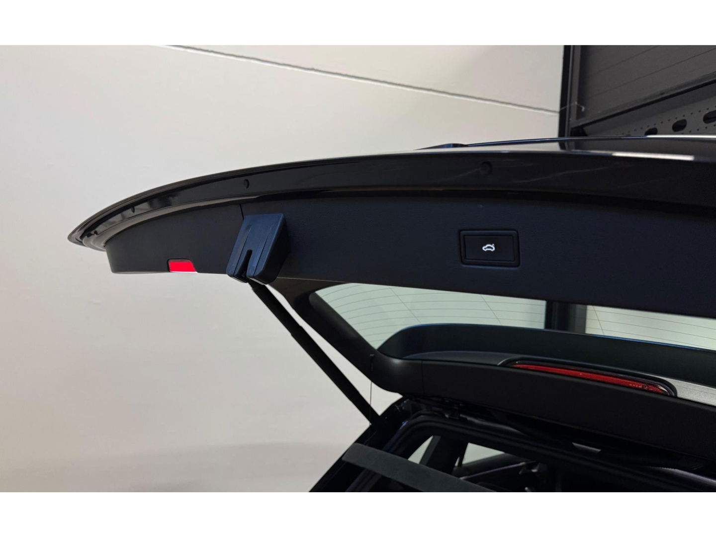Volkswagen Tiguan 1.5 TSI R-Line PANO KEYLESS VOL'