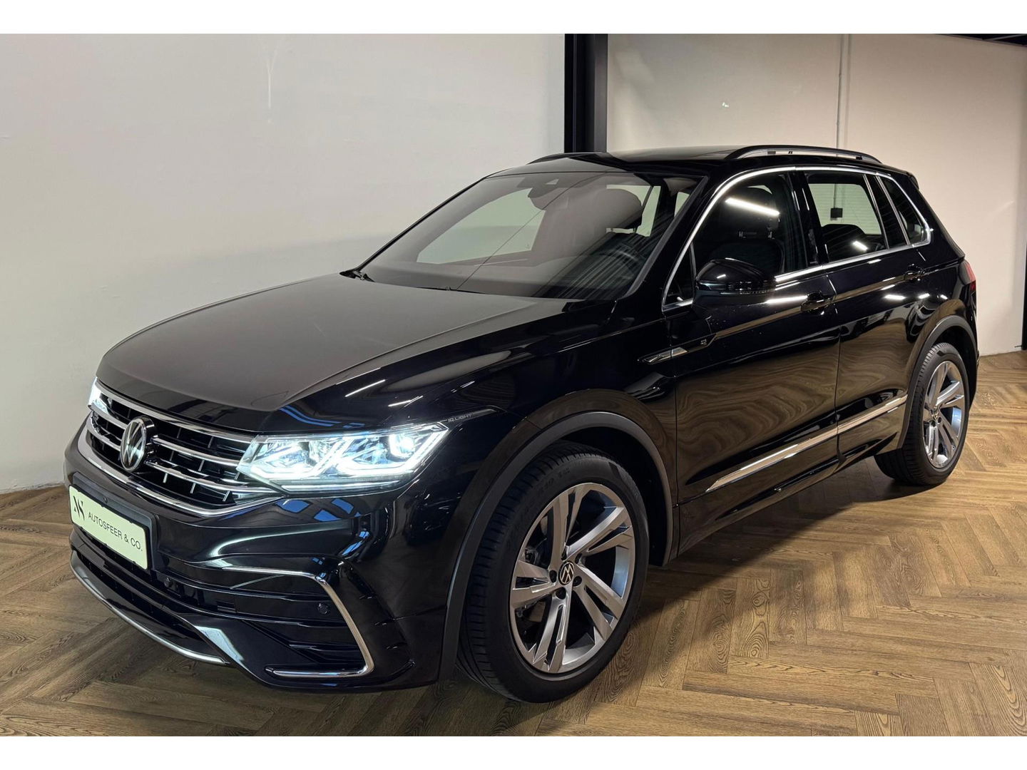 Volkswagen Tiguan 1.5 TSI R-Line PANO KEYLESS VOL'