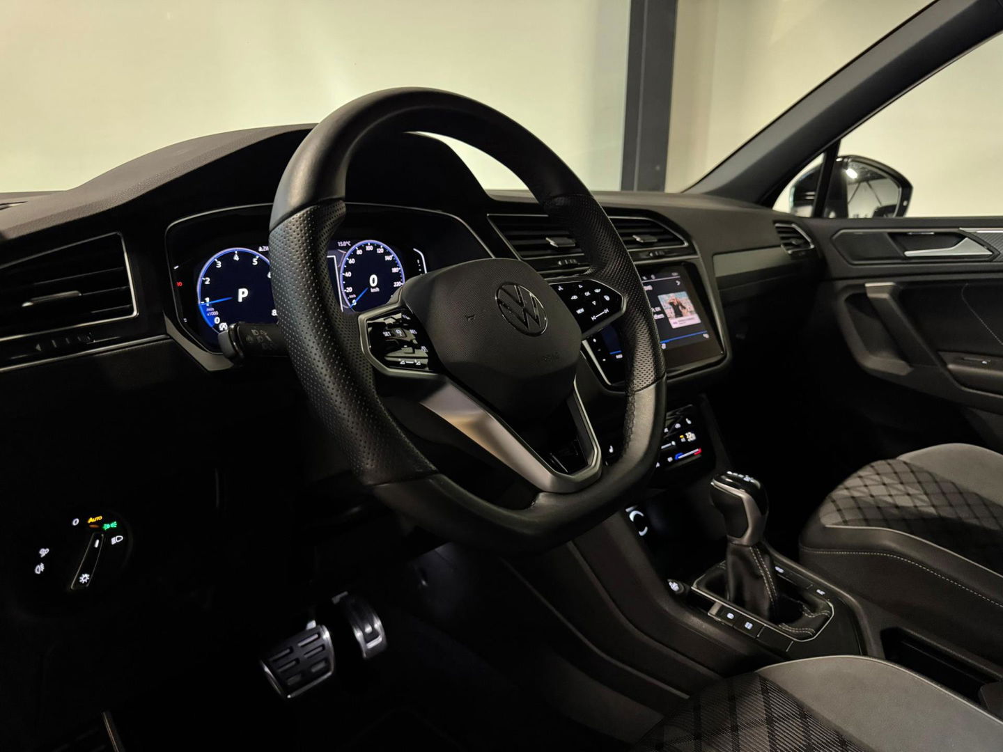 Volkswagen Tiguan 1.5 TSI R-Line PANO KEYLESS VOL'