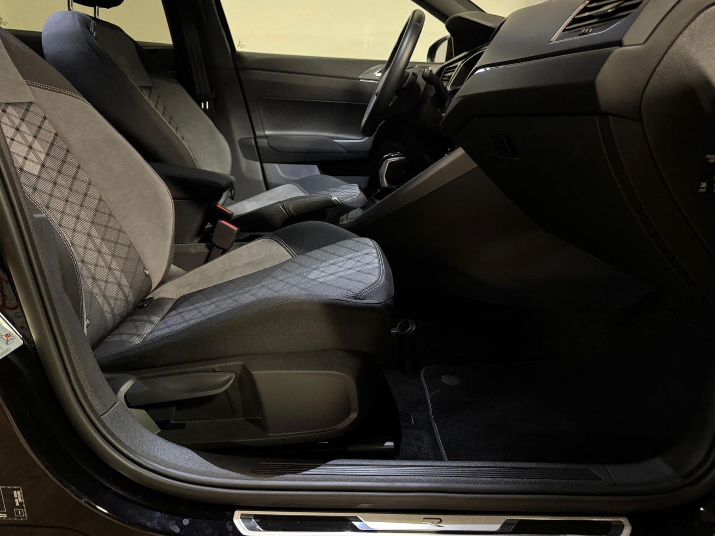Volkswagen Polo 1.0 TSI R-Line 3X R-LINE PANO CAM