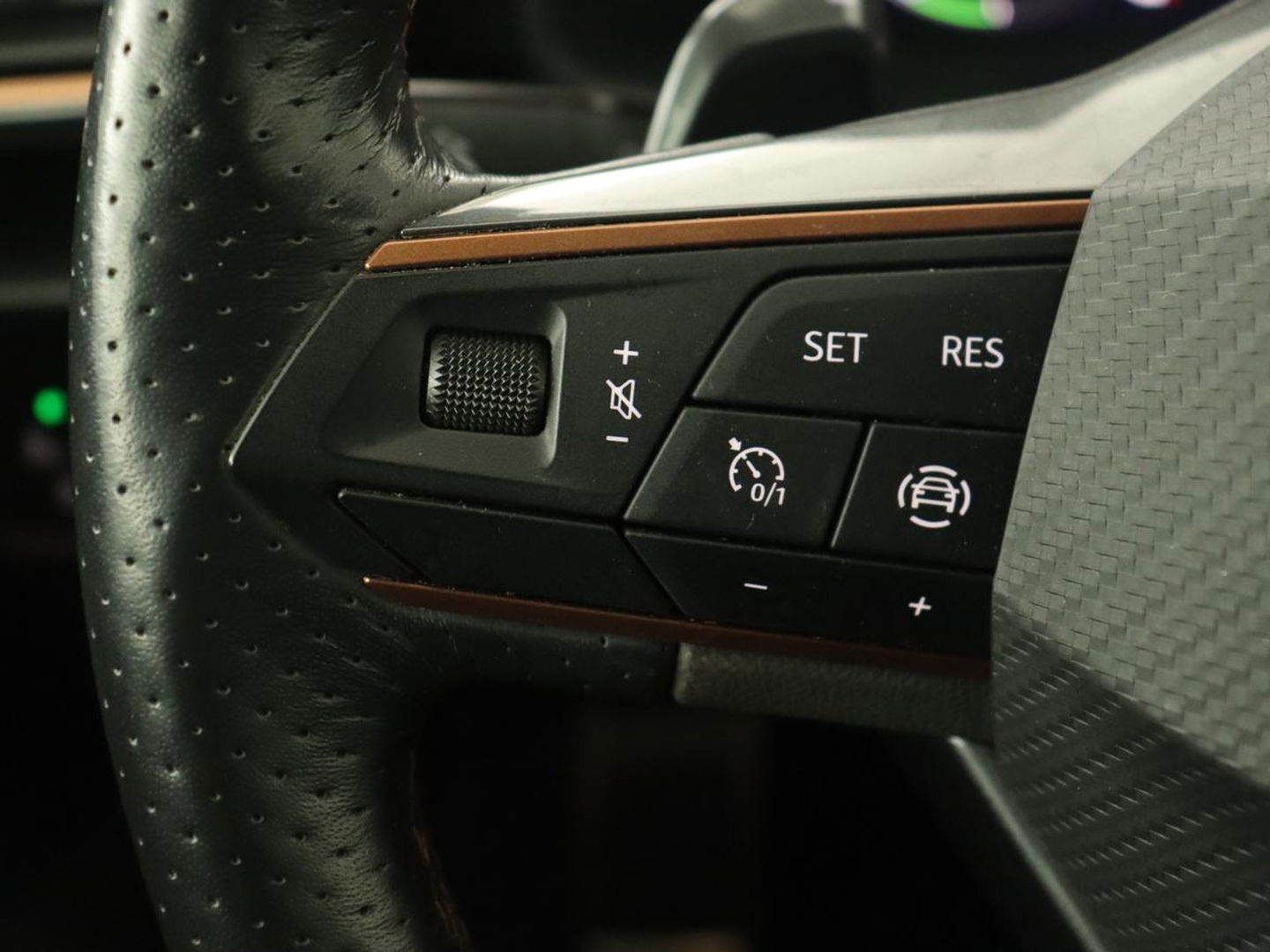 CUPRA Leon 1.4 eHybrid VZ | 245pk | Carplay | Navigatie | Sfeerverlichting | Keyless | Sportstoelen | Digital Cockpit | Parkeerhulp | PHEV | Plug In