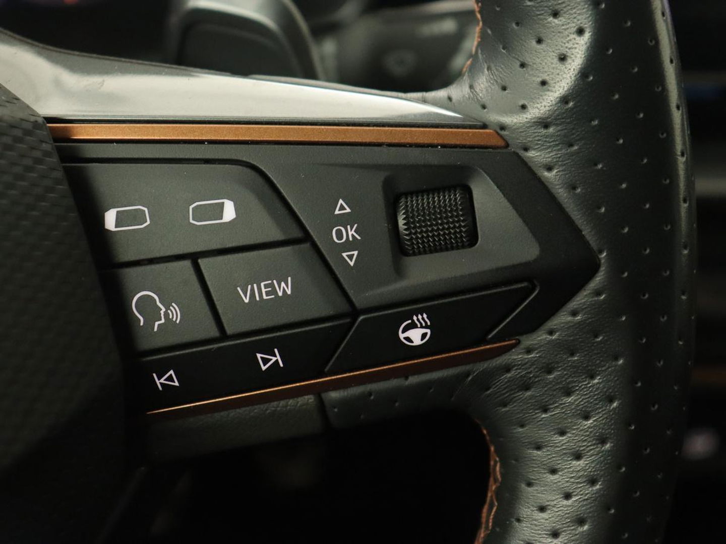 CUPRA Leon 1.4 eHybrid VZ | 245pk | Carplay | Navigatie | Sfeerverlichting | Keyless | Sportstoelen | Digital Cockpit | Parkeerhulp | PHEV | Plug In