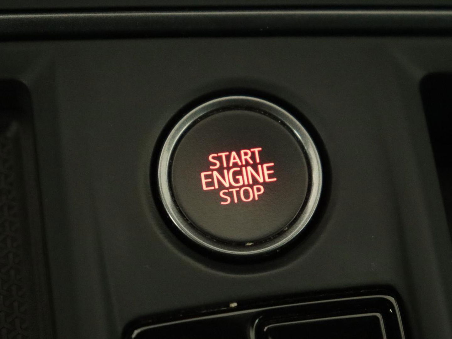 CUPRA Leon 1.4 eHybrid VZ | 245pk | Carplay | Navigatie | Sfeerverlichting | Keyless | Sportstoelen | Digital Cockpit | Parkeerhulp | PHEV | Plug In