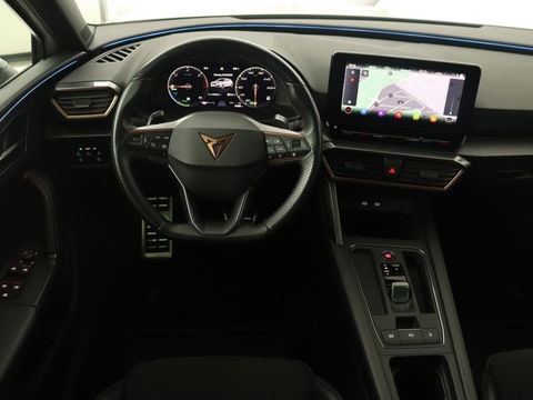 CUPRA Leon 1.4 eHybrid VZ | 245pk | Carplay | Navigatie | Sfeerverlichting | Keyless | Sportstoelen | Digital Cockpit | Parkeerhulp | PHEV | Plug In