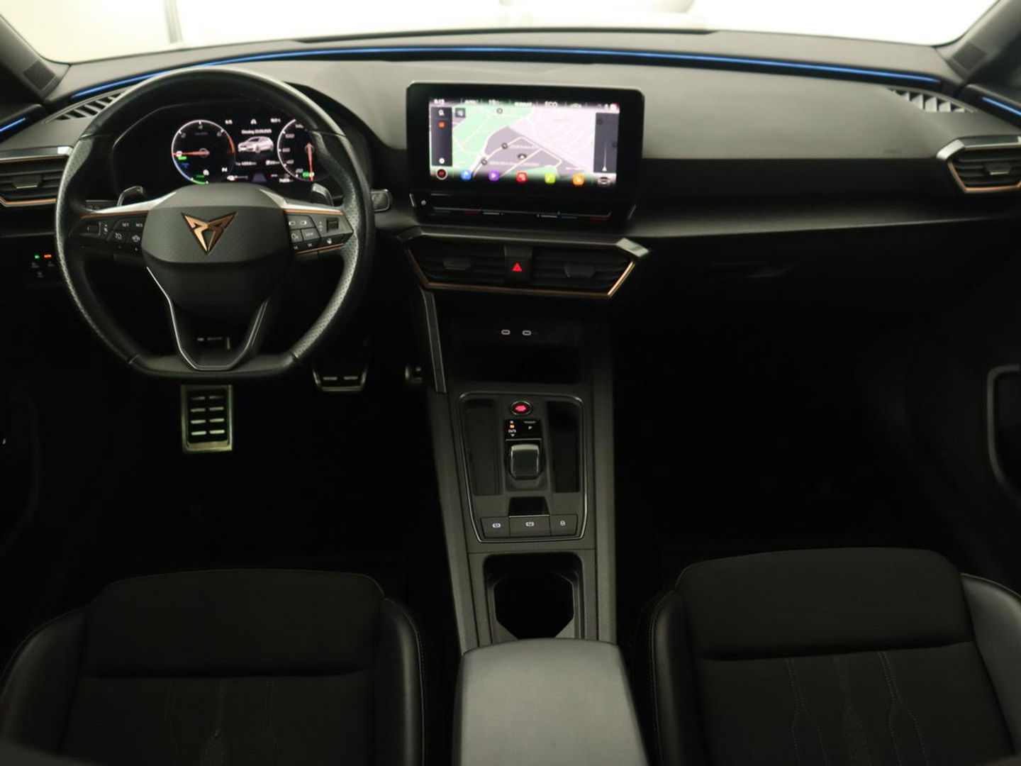 CUPRA Leon 1.4 eHybrid VZ | 245pk | Carplay | Navigatie | Sfeerverlichting | Keyless | Sportstoelen | Digital Cockpit | Parkeerhulp | PHEV | Plug In