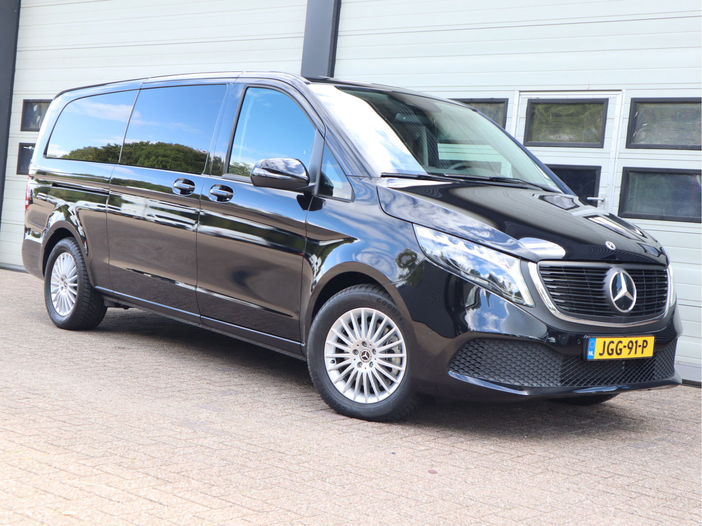 Mercedes-Benz EQV 300 90 kWh L3 Extra Lang - 8 Pes. - elc. Schuif - Cilma