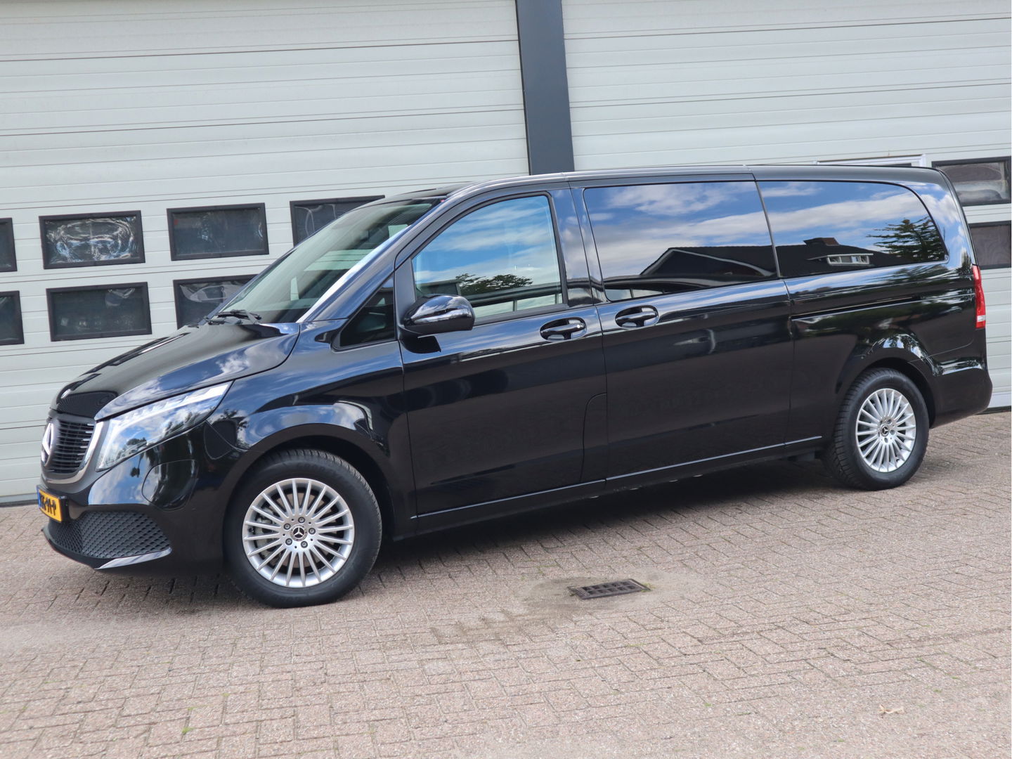 Mercedes-Benz EQV 300 90 kWh L3 Extra Lang - 8 Pes. - elc. Schuif - Cilma