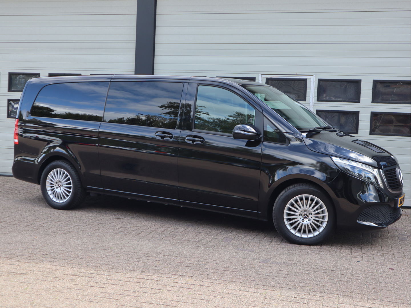 Mercedes-Benz EQV 300 90 kWh L3 Extra Lang - 8 Pes. - elc. Schuif - Cilma