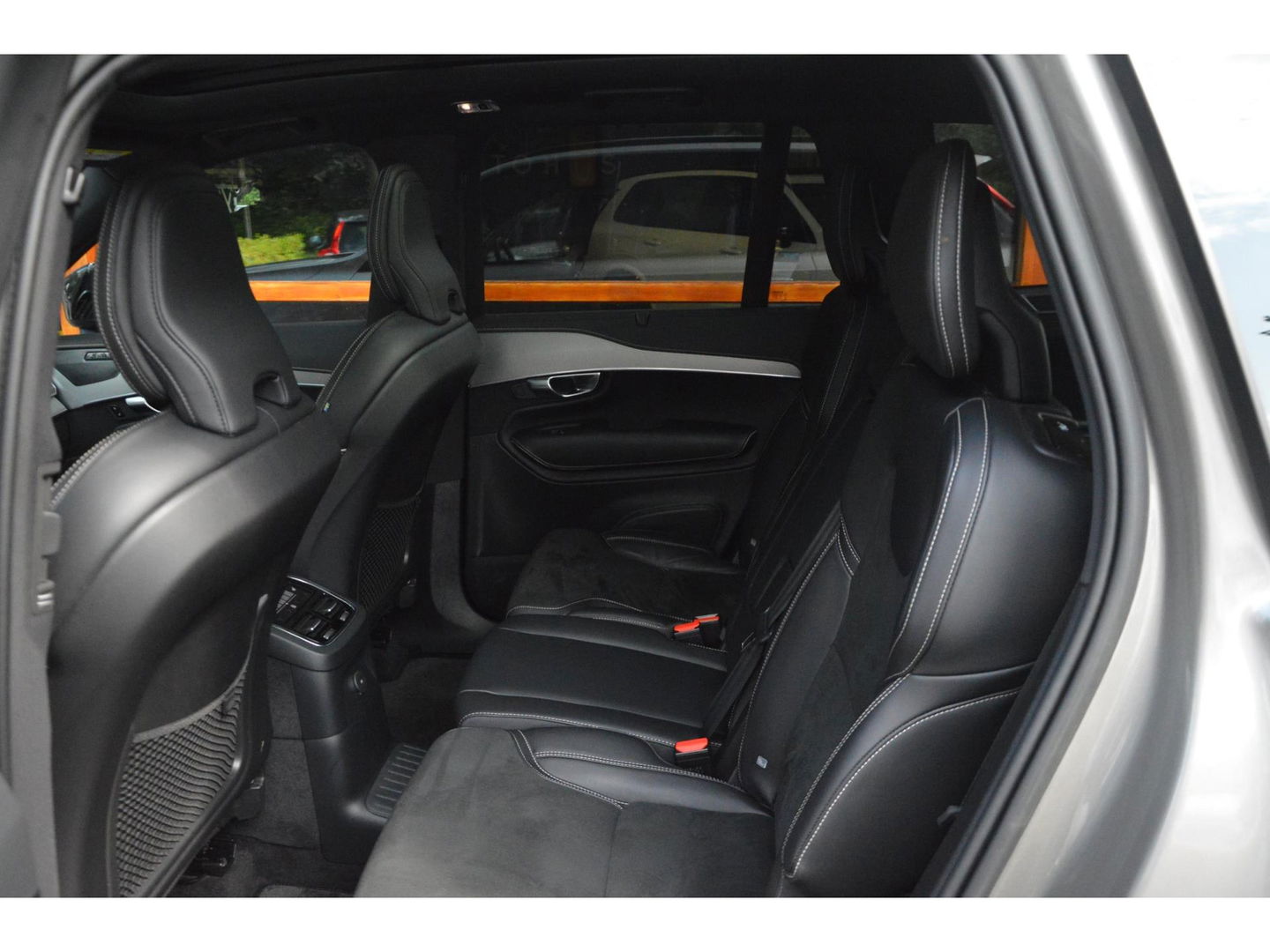 Volvo XC90 T8 Hybride AWD R-Design | Luchtvering | 360° Camera | Harman Kardon | Pilot-Assist | Stuur + Stoel Verwarmd |
