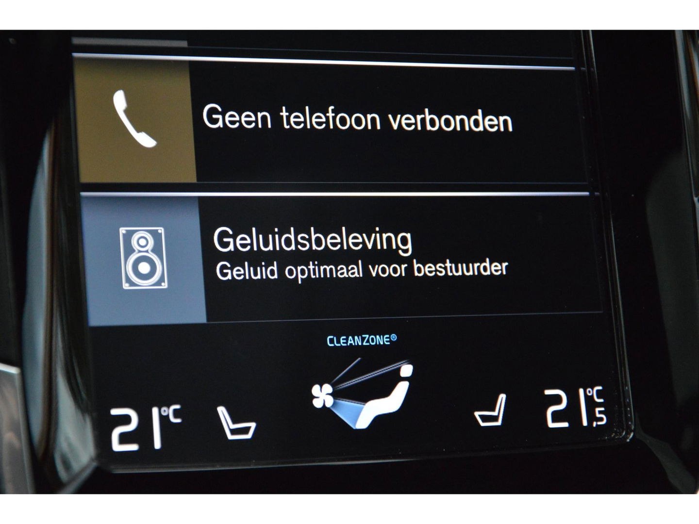 Volvo XC90 T8 Hybride AWD R-Design | Luchtvering | 360° Camera | Harman Kardon | Pilot-Assist | Stuur + Stoel Verwarmd |