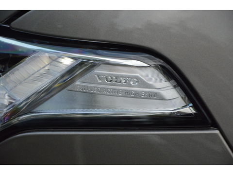 Volvo XC90 T8 Hybride AWD R-Design | Luchtvering | 360° Camera | Harman Kardon | Pilot-Assist | Stuur + Stoel Verwarmd |